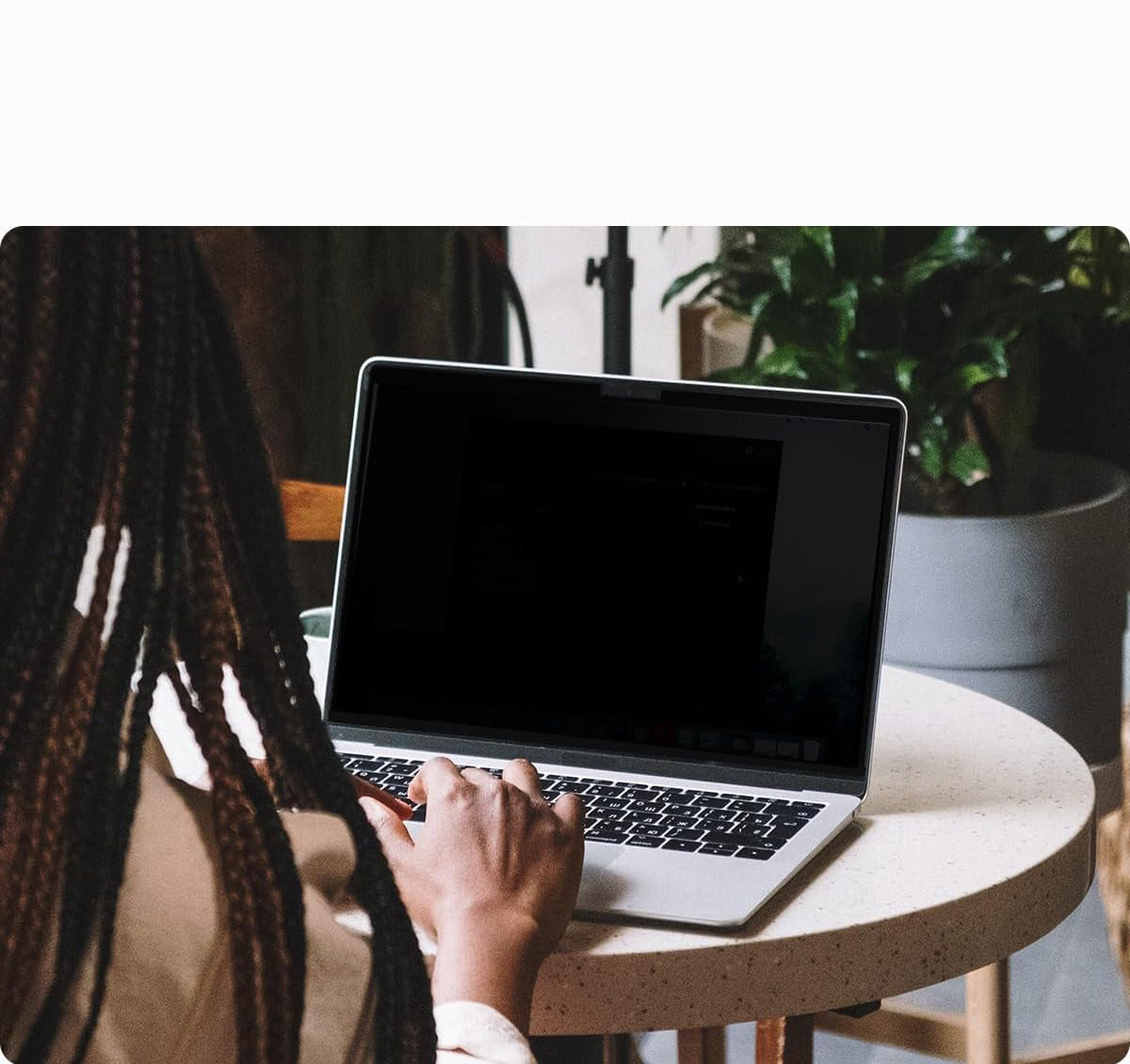 Folie Spigen SafeView Privacy Filter mit Sichtschutzfilter für MacBook Air 15 M4 / M3 / M2