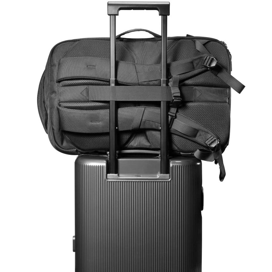 Reiserucksack mit Platz für einen Laptop, 40l, Tech-Protect Defender S40, Schwarz