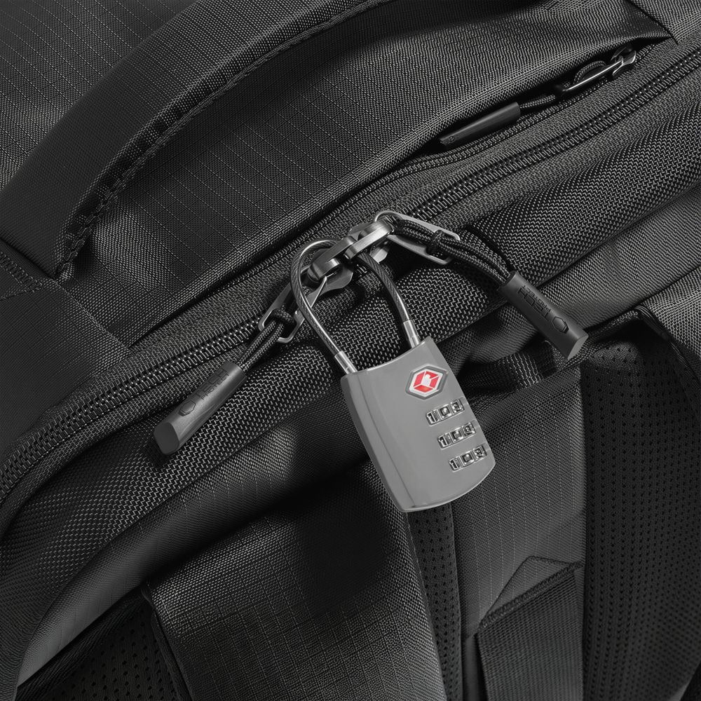 Reiserucksack mit Platz für einen Laptop, 24l, Tech-Protect Defender S70, Schwarz