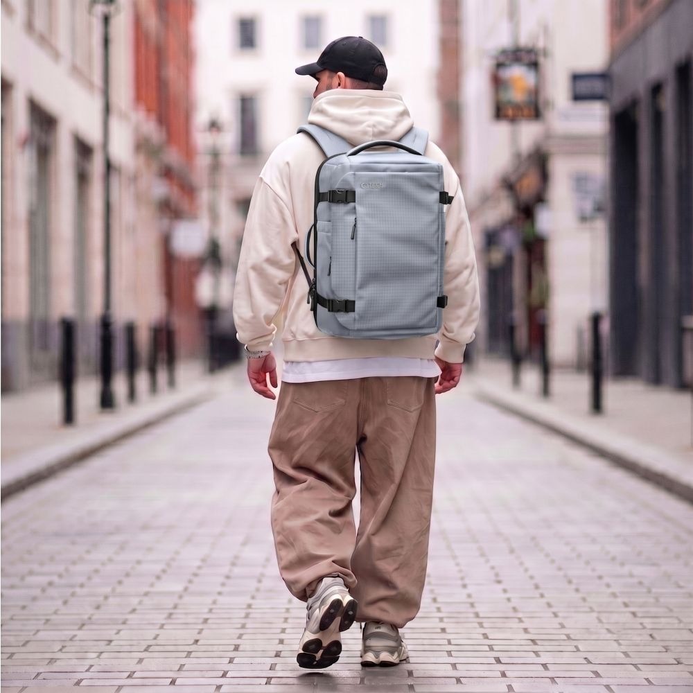 Reiserucksack mit Platz für einen Laptop, 24l, Tech-Protect Defender S70, Grau