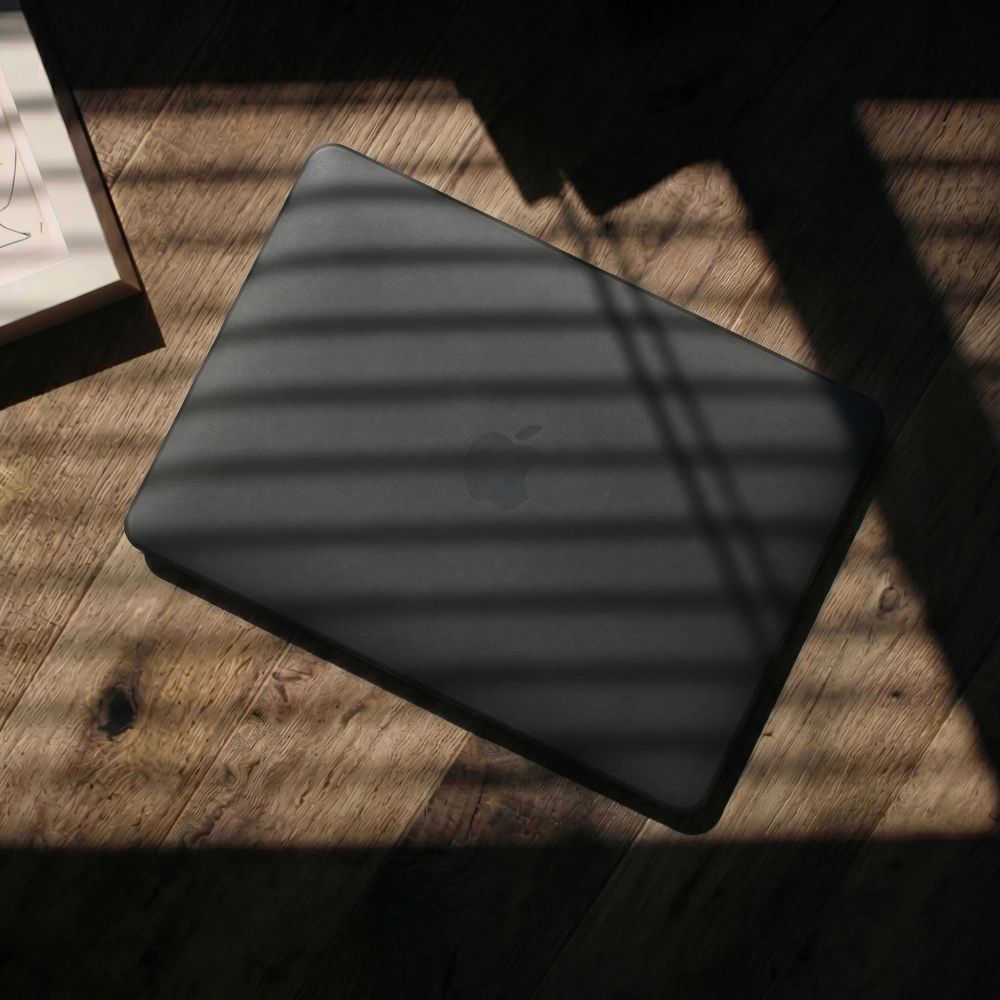 Schutzhülle für MacBook Neo 13" A18 Pro 2026, Tech-Protect SmartShell, mattes Durchscheinend-Schwarz