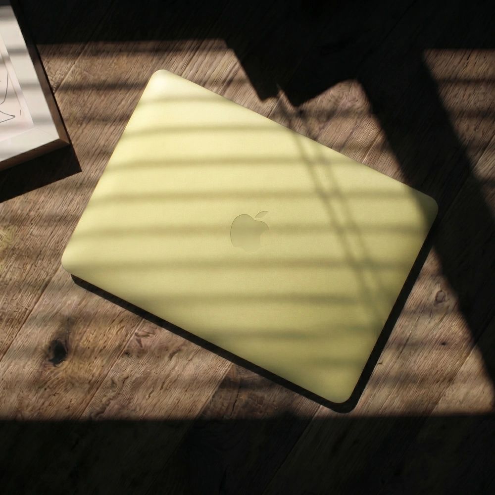 Schutzhülle für MacBook Neo 13 A18 Pro 2026, Tech-Protect Softshell, mattes Durchscheinend-Gelb