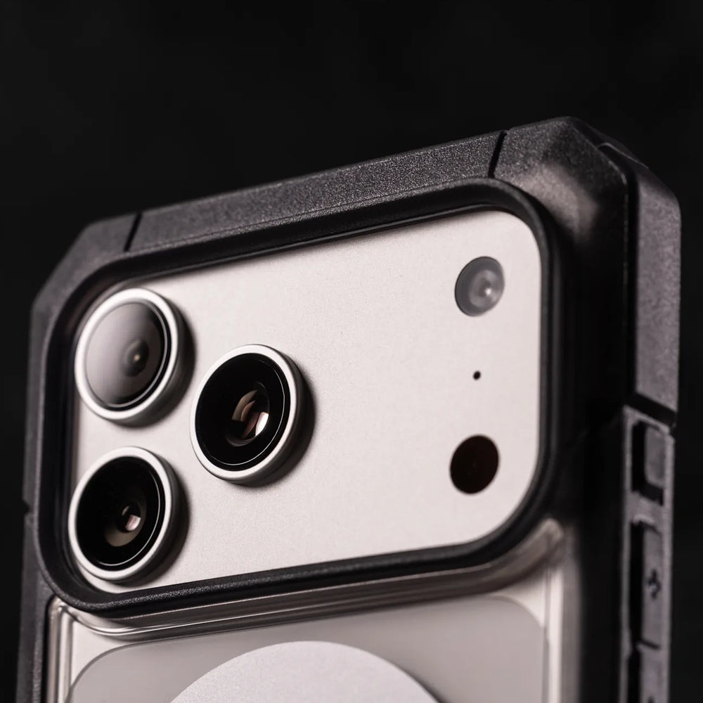 Handyhülle für iPhone 17 Pro Max, Urban Armor Gear Trooper Mag, Durchscheinend mit schwarzen Rahmen