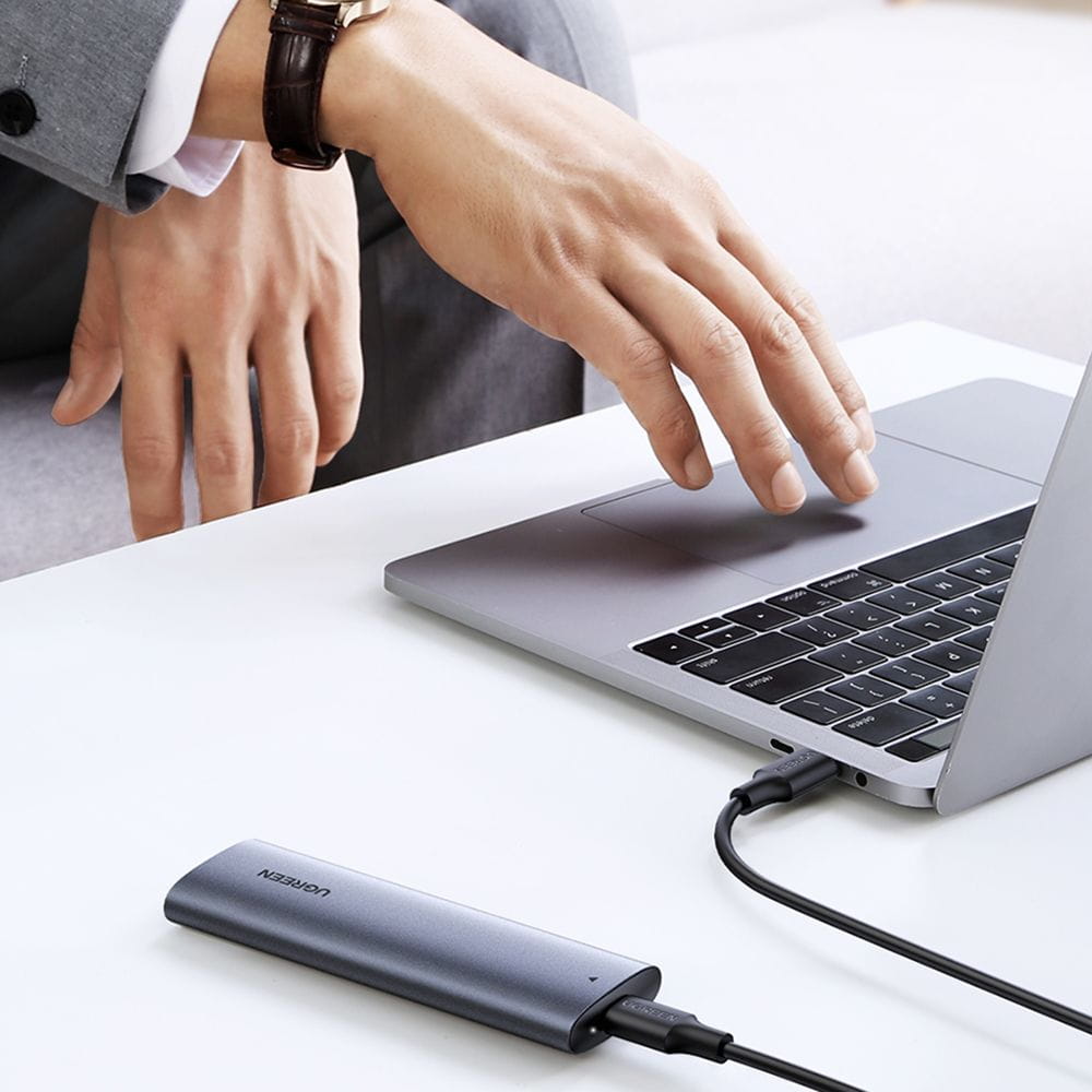 SSD-Gehäuse mit USB-C-Kabel 0,5 m, Ugreen CM400, M.2 B-Key SATA 3.0 5Gbps, Grau