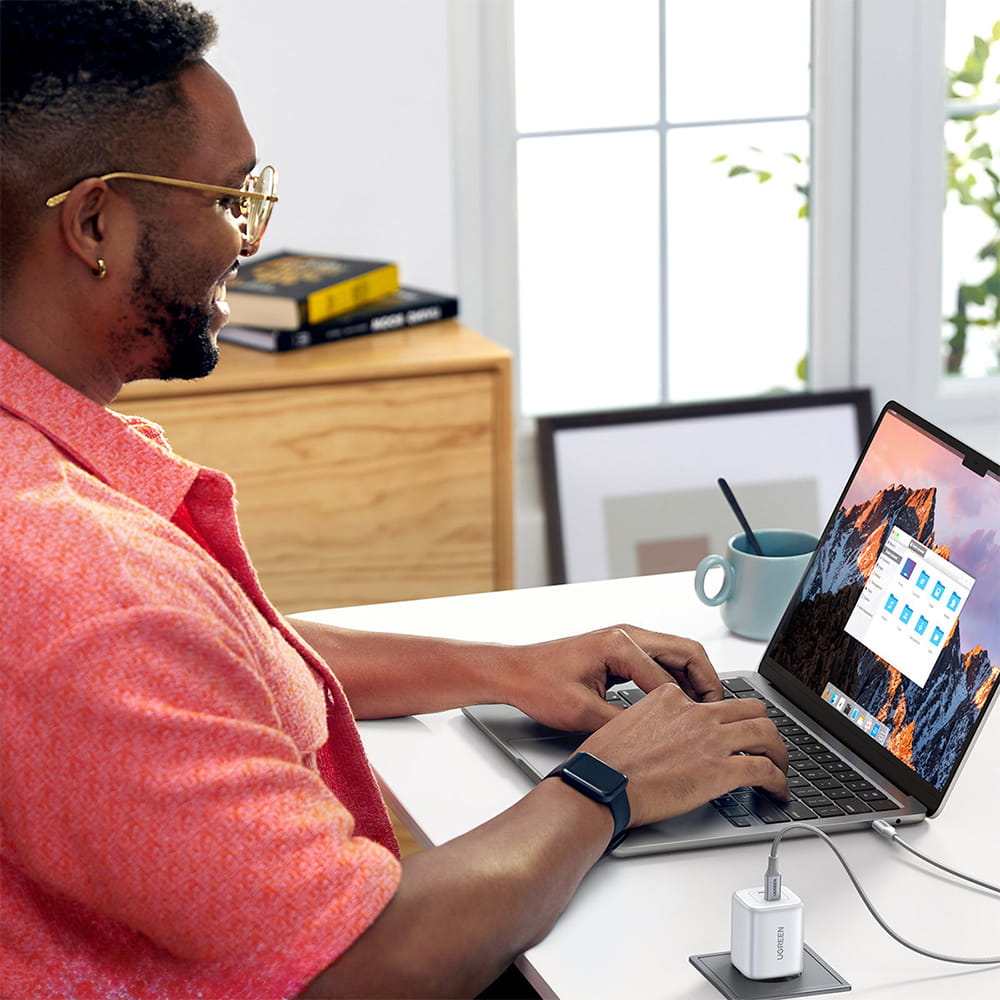 Schnell-Ladegerät 2x USB-C, Ugreen GaN, QC 3.0, PD 45W, Weiß