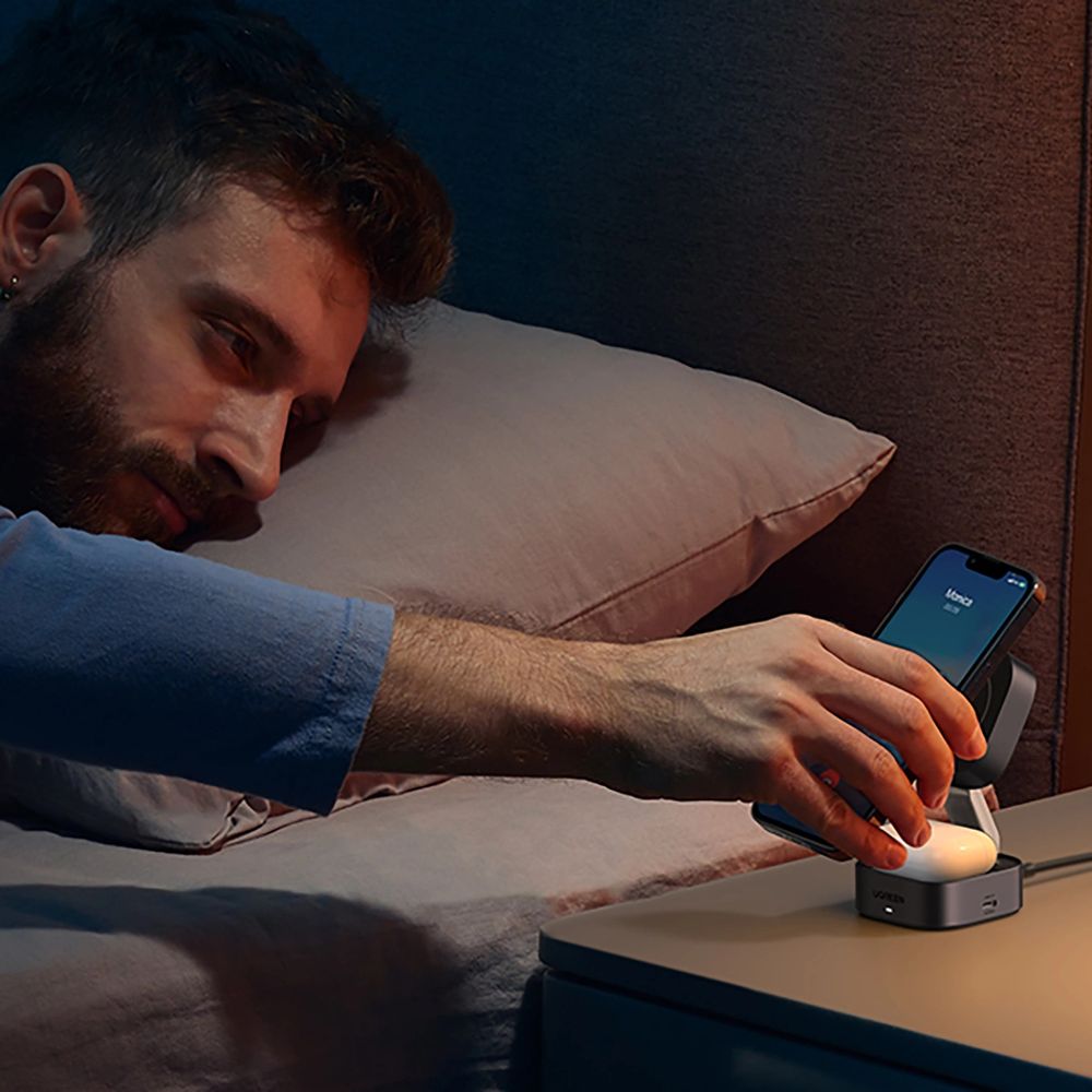 Faltbares induktives Ladegerät, Reise 2-in-1 15W mit MagSafe, Qi2, USB-C, Ugreen W702, Grau