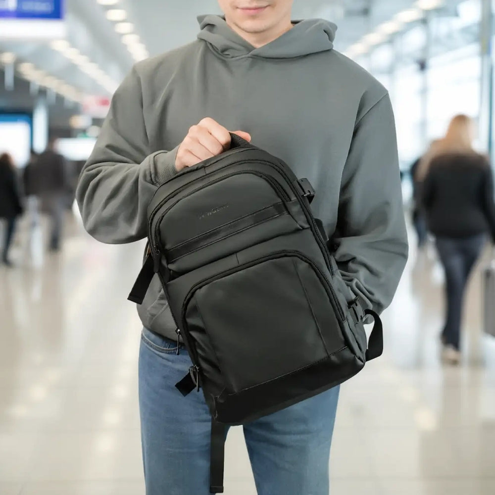 Reiserucksack mit Platz für einen Laptop, 20l, 40x20x25 cm, Wozinsky WPW-20L, Schwarz