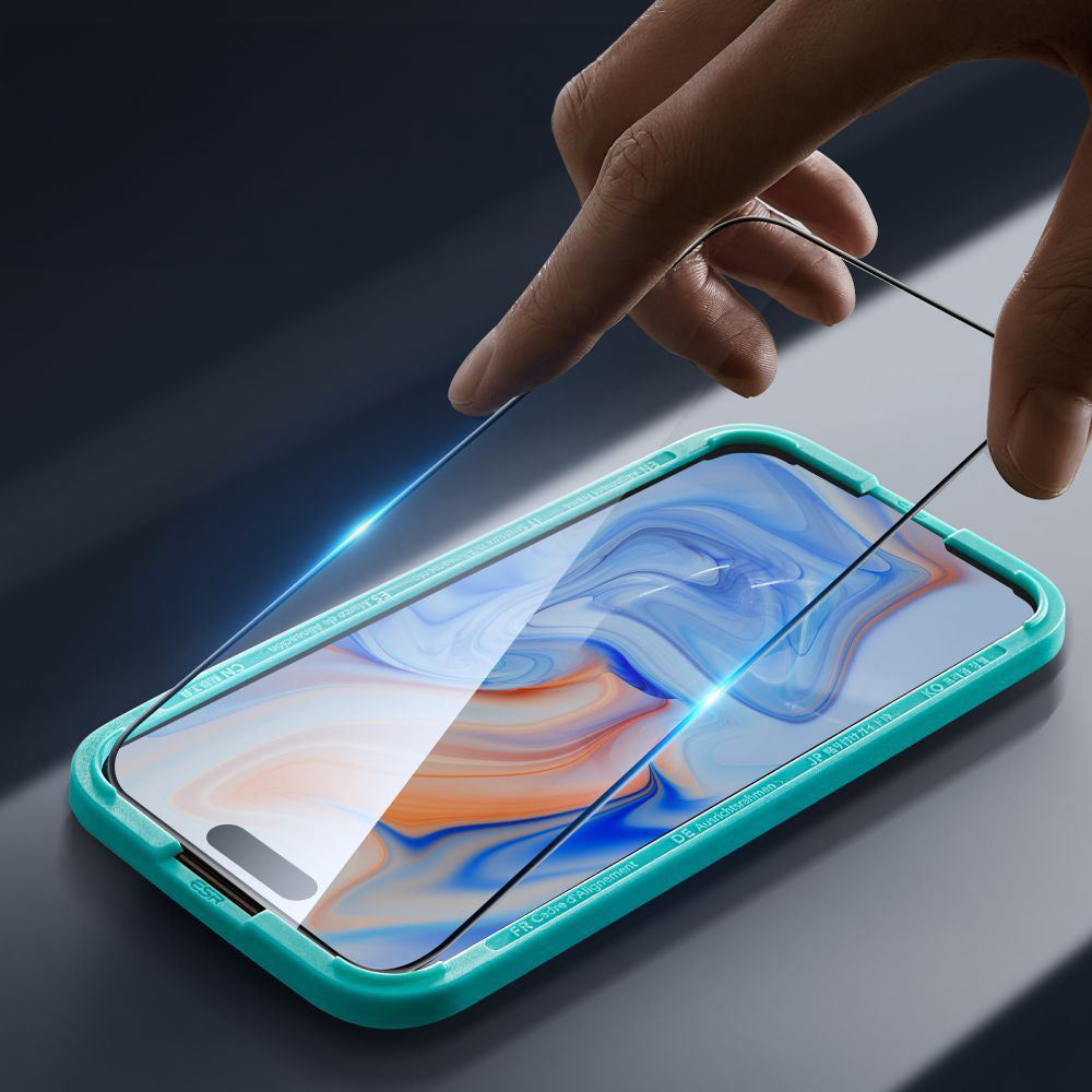 Schutzglas ESR Tempered Glass für iPhone 15, 2 Stück